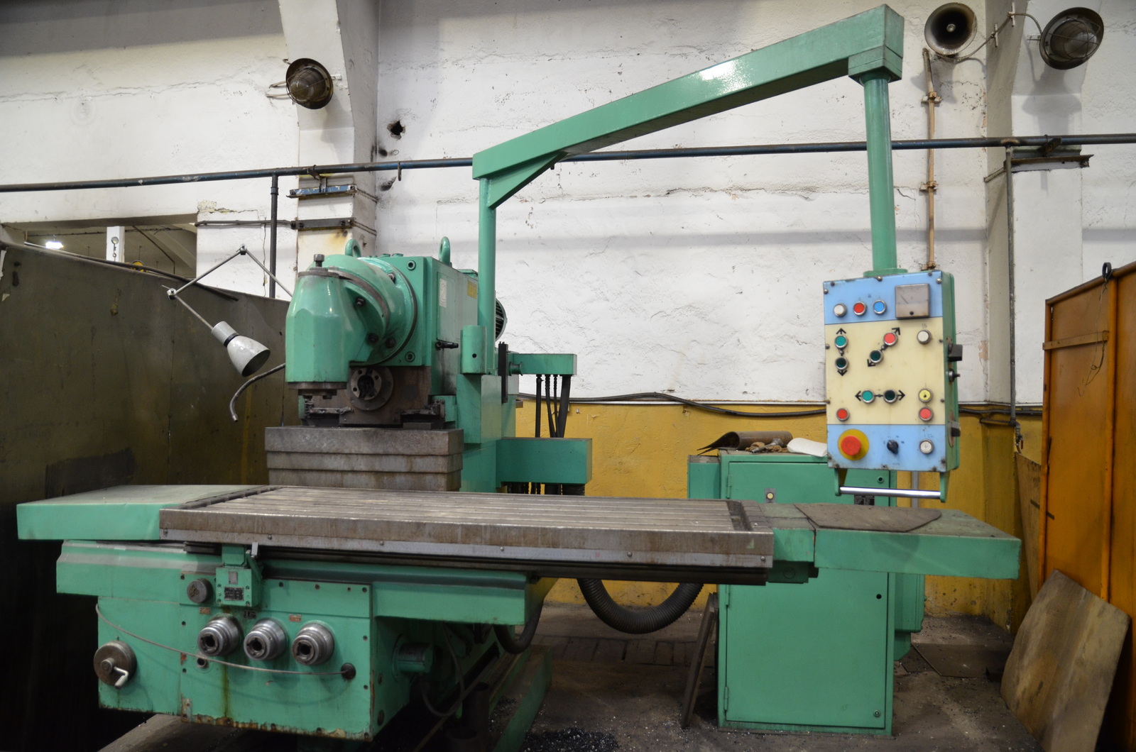 Konzolová univerzálna frézka TOS FGS 50/63 – pohľad 1